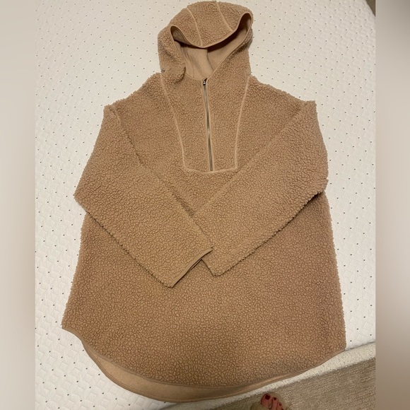 Teddy Hoodie - Picture 2 of 3